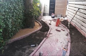 Smalle tuin dag 2 aanleg